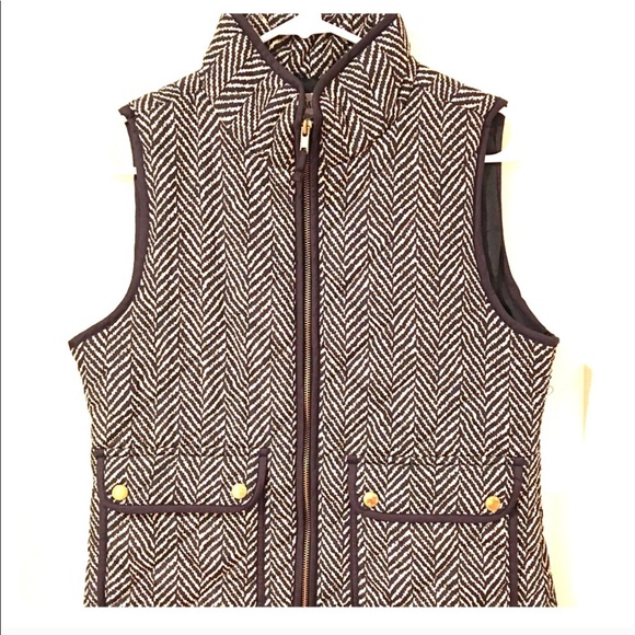 • Dry Goods Chevron Vest Black and White - Picture 3 of 13